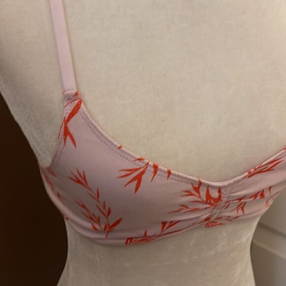 Out From Under Urban Outfitters Bralette NWOT Medium - Picture 3 of 11